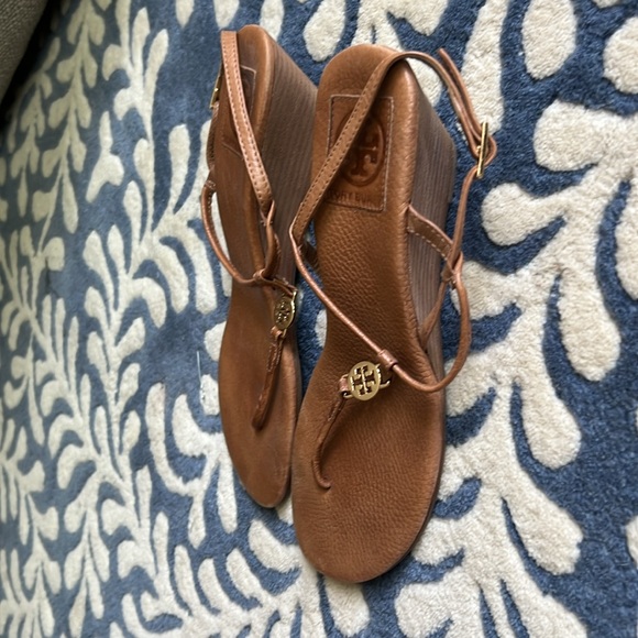 Tory Burch wedge sandals size 8 - Picture 2 of 2